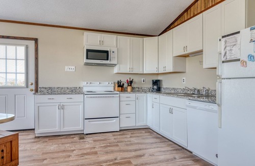 South Nags Head House | 352 - South Nags Head Rental - Spacious Rooms - Short Walk to the Beach!