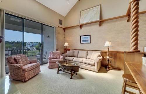 Charlevoix House | 355 Edgewater Inn