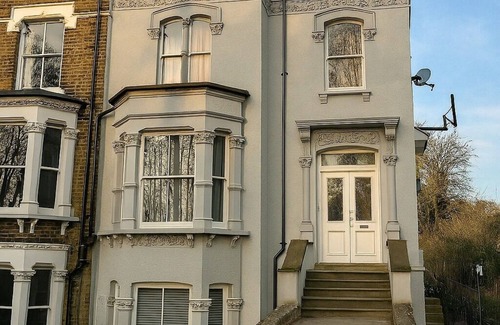 Harringay House | 356 Manor House Central London Room 3