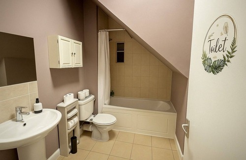 Harringay House | 356 Manor House Central London Room 3