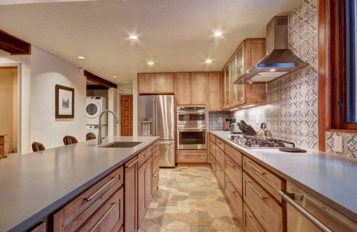 Blue River House | 357 m² House ∙ 6 bedrooms ∙ 14 guests