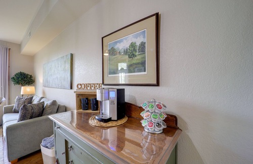 Mountain Air Condo | 36 Mi to Asheville: Mtn-View Home in Burnsville!