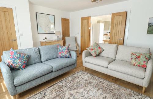 Brynteg House | 36 Parc Delfryn