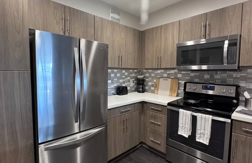 University City Apartment | 360 Luxury Apartment : Sleek 1-Bedroom Apartment with Amenities