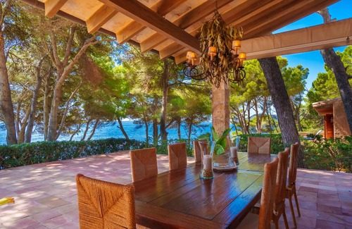 Costa de los Pinos Villa | 360 m² Villa ∙ 5 bedrooms ∙ 10 guests