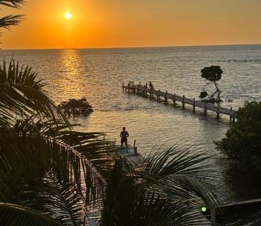 Caye Caulker Villa | 360 Suites - Seaside 6Bedroom Retreat