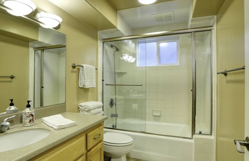 Downtown House | 361 A Hinds 4 Bedroom Townhouse by RedAwning