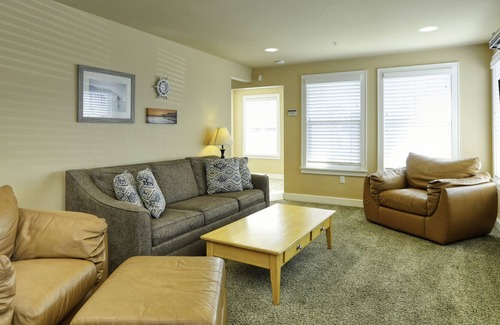 Downtown House | 361 A Hinds 4 Bedroom Townhouse by RedAwning