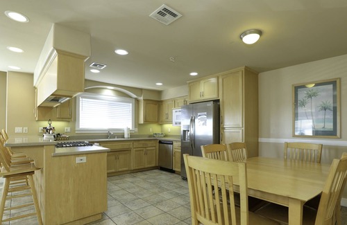 Downtown House | 361 A Hinds 4 Bedroom Townhouse by RedAwning