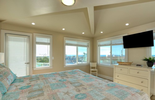 Downtown House | 361 B Hinds 3 Bedroom Townhouse by RedAwning