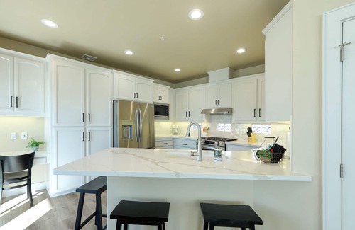 Downtown House | 361 B Hinds 3 Bedroom Townhouse by RedAwning