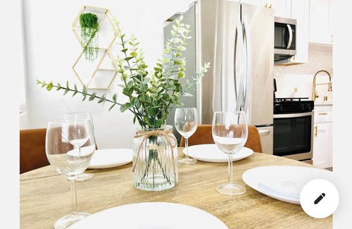 Mission Beach Cottage | 3628 Stylish and Cozy Mission Beach Cottage just steps away from the sand