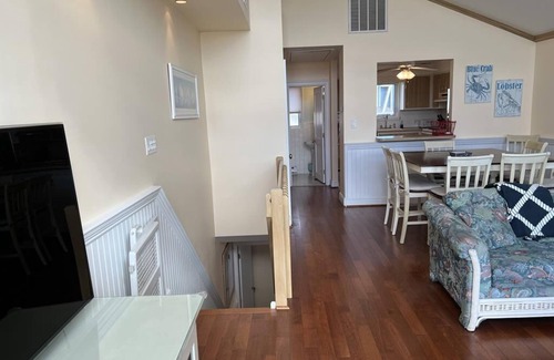 Dennisville Condo | 364 47th Place, Unit:East