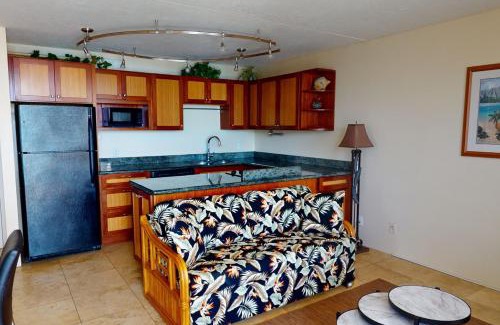 Waikiki Apartment | 36th Floor Deluxe Ocean View Condo with Free Parking & Wifi condo