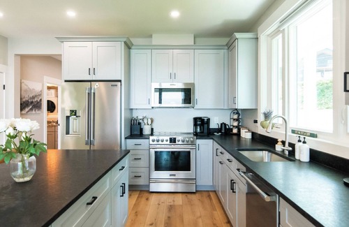 South Casco House | 37(A) Shore Rd, Raymond ME- Loon Lodge