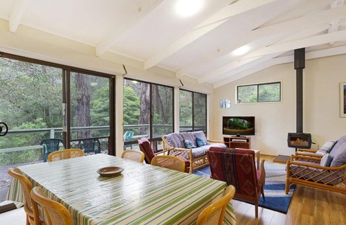 Dalmeny House | 37 Coastal Court Bush Retreat By the Sea
