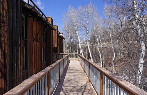 Mountain Valley Condo | 37 Mountain Laurel Drive 2br 2 Bedroom Home by Redawning