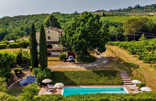 Scandicci Other | 370 m² Accommodation ∙ 6 bedrooms ∙ 16 guests