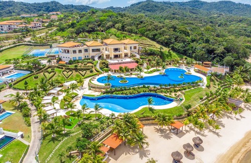 Pristine Bay House | 372 m² House ∙ 4 bedrooms ∙ 10 guests
