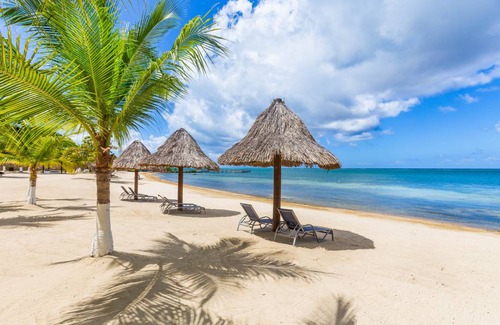 Pristine Bay House | 372 m² House ∙ 4 bedrooms ∙ 10 guests
