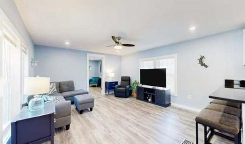 Frankford House | 37259 Alabama Dr