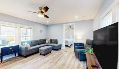 Frankford House | 37259 Alabama Dr
