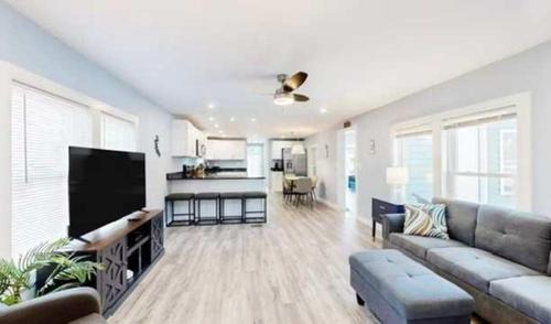 Frankford House | 37259 Alabama Dr