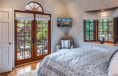 Northwest Carmel House | 3770 Stone's Throw 3 Bedroom Home by Redawning