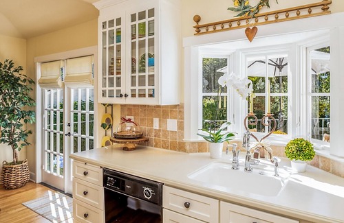 Golden Rectangle House | 3791 Little Sandpiper Cottage ~ Near Town & Beach