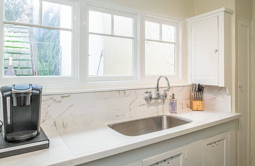 Northwest Carmel Apartment | 3795 The Artist's Way - Adorable Downtown Flat