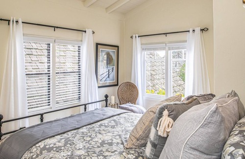 Northwest Carmel Apartment | 3795 The Artist's Way 1 Bedroom Apts by Redawning