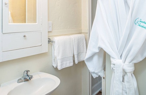 Northwest Carmel Apartment | 3795 The Artist's Way 1 Bedroom Apts by Redawning