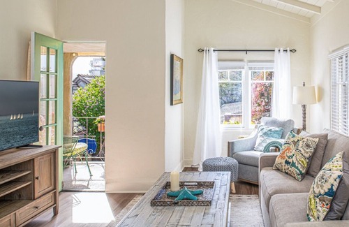 Northwest Carmel Apartment | 3795 The Artist's Way 1 Bedroom Apts by Redawning