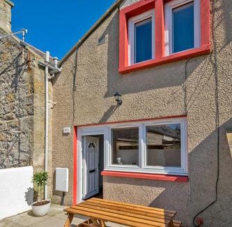 Lossiemouth House | 37A Commerce Street