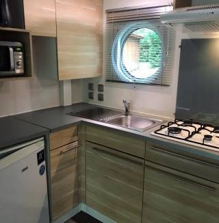 Sainte-Nathalene RV Rental | 380 ft² Mobile home