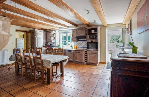Mereville House | 380 m² House ∙ 8 bedrooms ∙ 15 guests