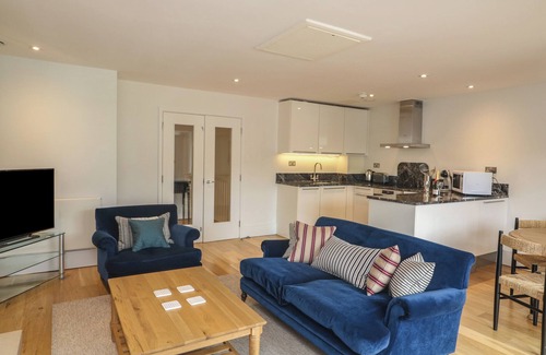 Dartmouth Cottage | 39 Dart Marina