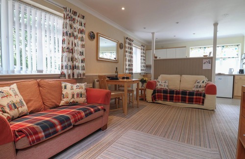 Charmouth House | 39 FERNHILL HEIGHTS, pet friendly in Charmouth