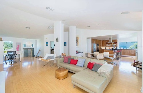 Port Richey House | 3900 SQFT waterfront home; heated pool;Game room & gym near Gulf-Islands beaches