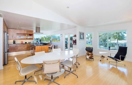 Port Richey House | 3900 SQFT waterfront home; heated pool;Game room & gym near Gulf-Islands beaches