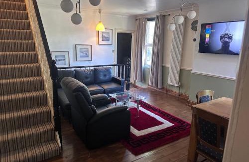 Woolwich Apartment | 3B-10min City Airport Parking No Parties allowed