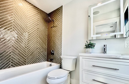 Arlington House | 3B /3B Designer brand new light filled townhouse!