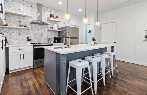 Pittsburgh House | 3B Family Downtown Suite