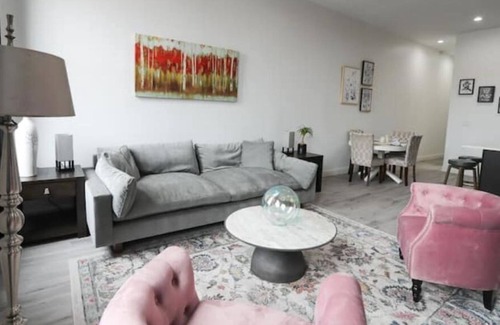 Downtown Historic District Apartment | 3B Stay in Downtown Easton 2BR