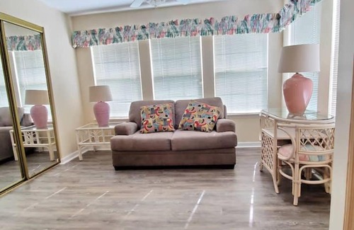 Garden City Apartment | 3B2FB Blissful Surfside Life a peaceful quiet getaway 25 years old and Up ONLY