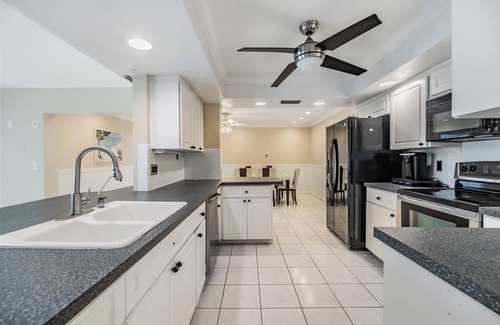 Shore Acres House | 3Bd/2Ba Home w/Private Dock & Free Boat Parking