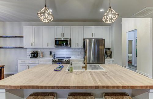 Cottonwood Shores House | 3BD Escape for 8 with Fire Pit & Patio Near Lake LBJ