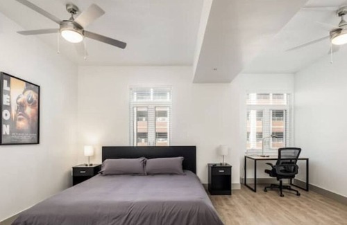 Third Ward Apartment | 3BD Modern Condo in DT CHA w/ Free Parking