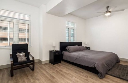 Third Ward Apartment | 3BD Modern Getaway w/ Free Parking