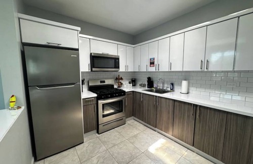 Camaceyes Apartment | 3BD Pedro Campos, 4 mins to Beach, Parking & Patio! with Backup Generator!